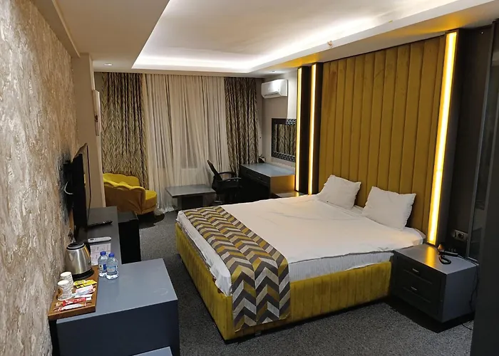 Ξενοδοχείο Grand Dora 3*