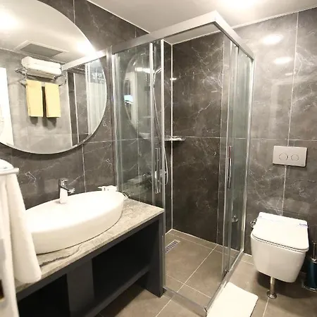 Hotel Grand Dora 3*