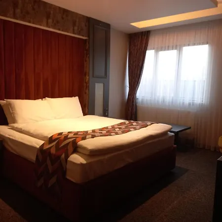 Grand Dora Hotel 3*